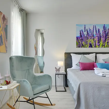 D&a Amphitheatre With Free Parking *